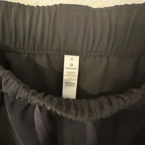 Lululemon On The Fly Skirt *21"
Black NWT​​​ - Picture 9 of 9